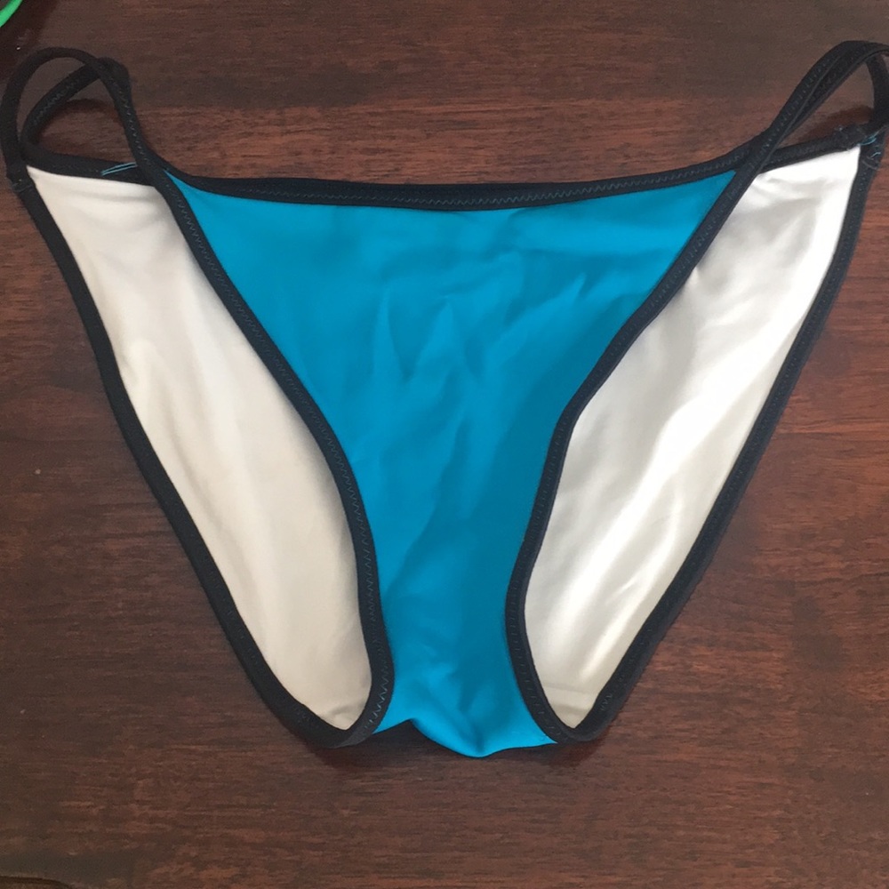 Bikini bottoms